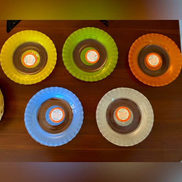 Japanese Iwaki Pyrex cake plates with basket NIB - Picture 1 of 9